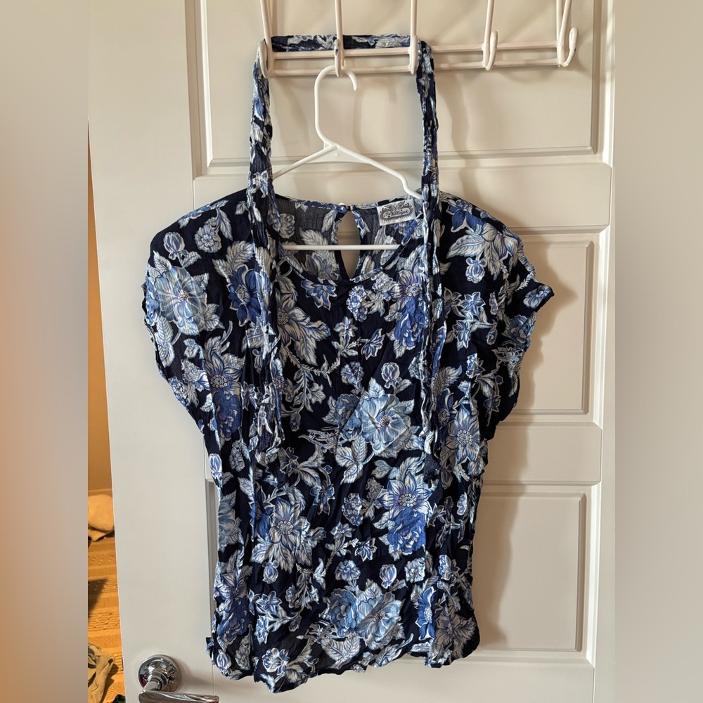 Vintage floral blouse with shoulder pads